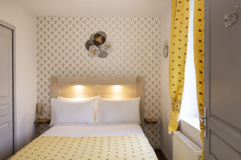 Bedroom 2, Hôtel de Lion sur Mer, Calvados