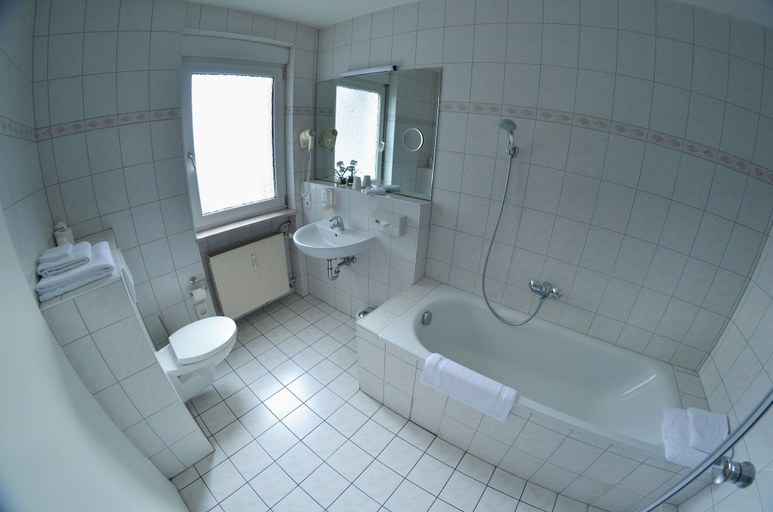 Bathroom 4, Hotel am Markt, Karlsruhe