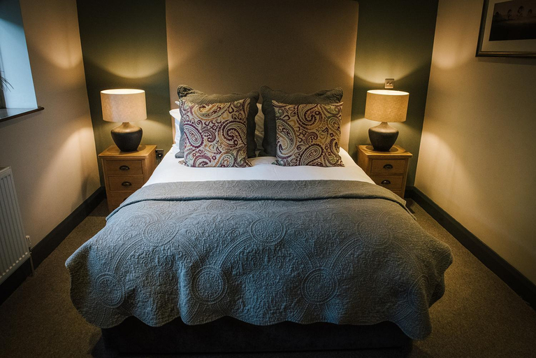 Bedroom 2, The Woodman Inn, Kirklees