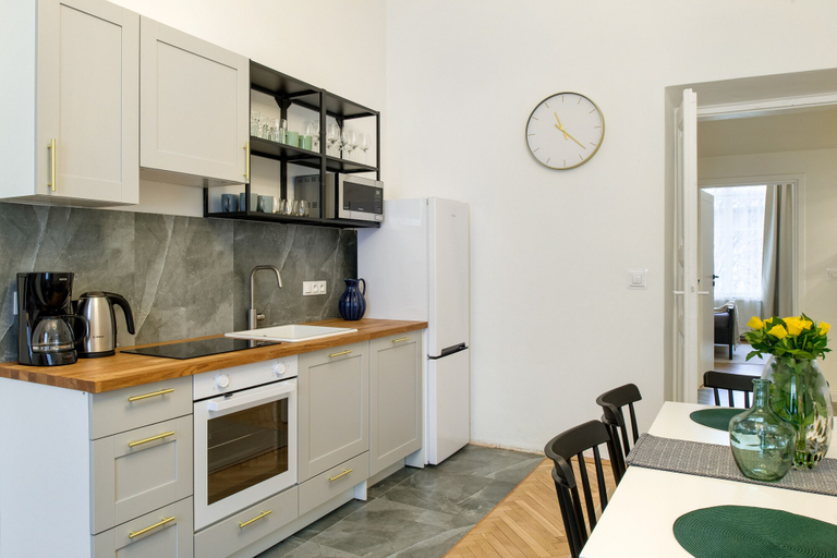 Others 5, Wawelove Spacious 3 Bedroom Apartment, Kraków City