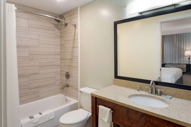 Bathroom 4, Best Western Inn, Elkhart