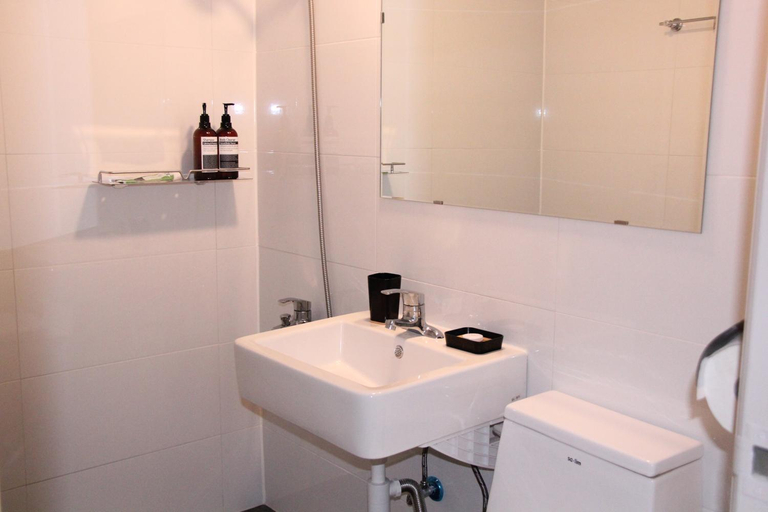 Bathroom 4, Woodhouse Hotel, Suyeong