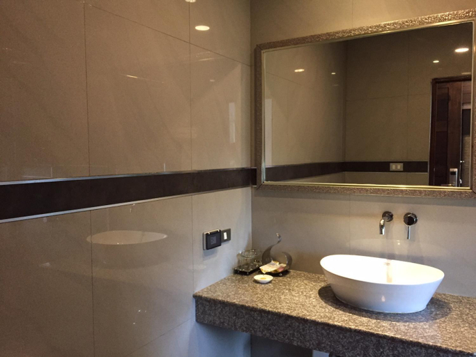 Bathroom 5, Gallery Design Hotel Sisaket, Muang Si Sa Ket