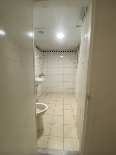 Bathroom 3, Lion City Hotel, Taipei City