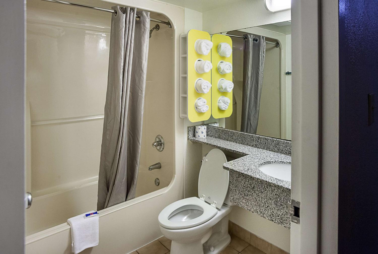 Bathroom 4, Motel 6 Binghamton, NY, Broome