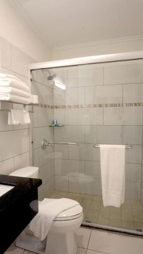 Bathroom, Arena Condominium Aruba
