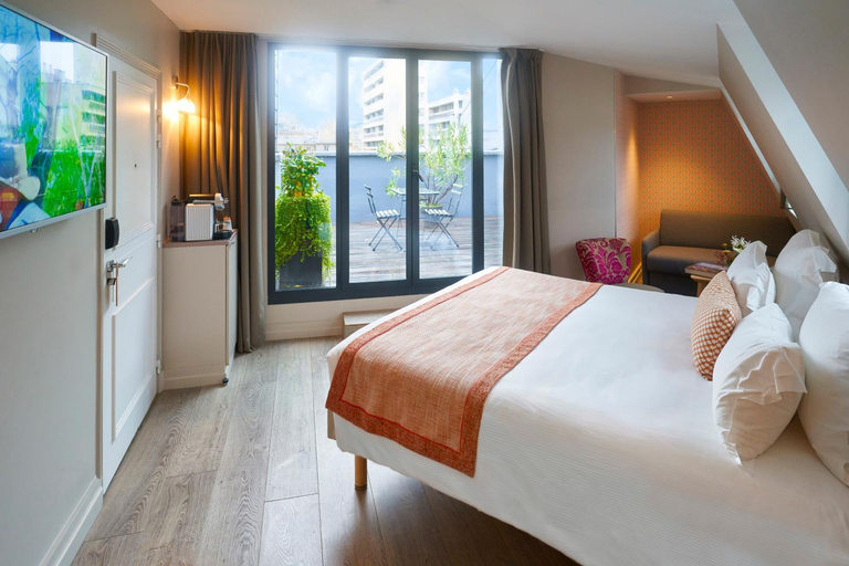 Bedroom 3, Vic Eiffel, Paris