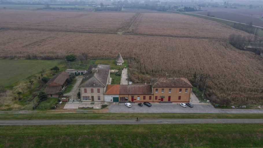 Exterior & Views 2, Le Maginot Relais, Piacenza