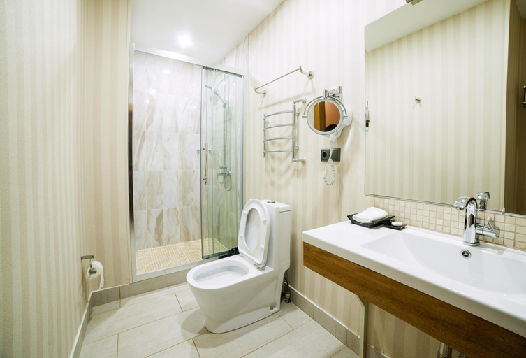 Bathroom 5, Hotel Absolute, Astana City