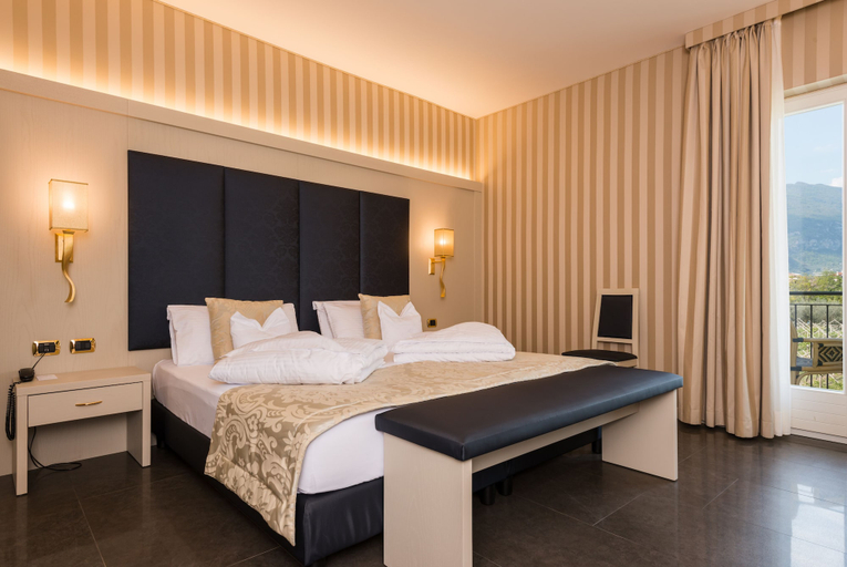 Bedroom 3, Villa Nicolli Romantic Resort - Adults Only, Trento
