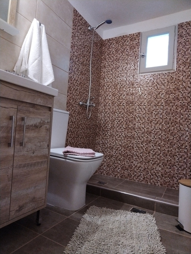 Bathroom 5, Litsas House Platanias, Thessaly