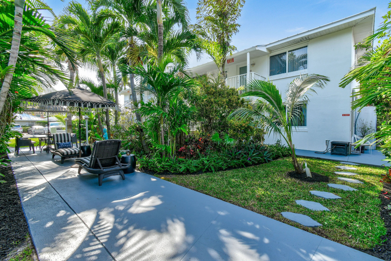Exterior & Views 2, Sunshine Shores Boutique Apartments, Palm Beach