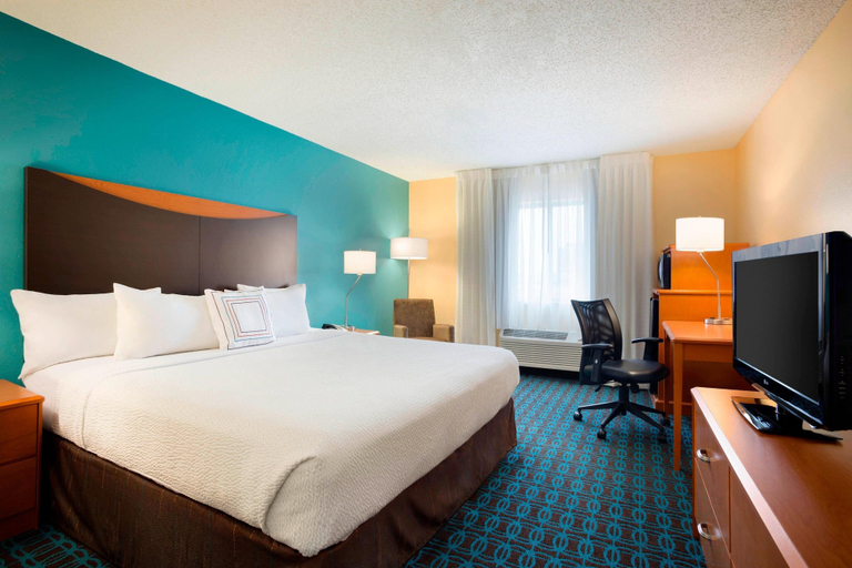 Bedroom 3, Fairfield Inn & Suites Fort Worth University Drive, Fort Worth