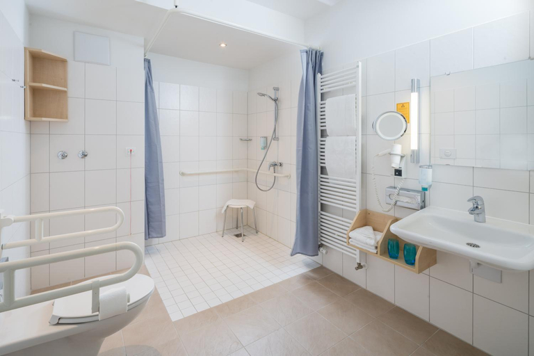 Bathroom 5, Strandhotel Gerken, Friesland