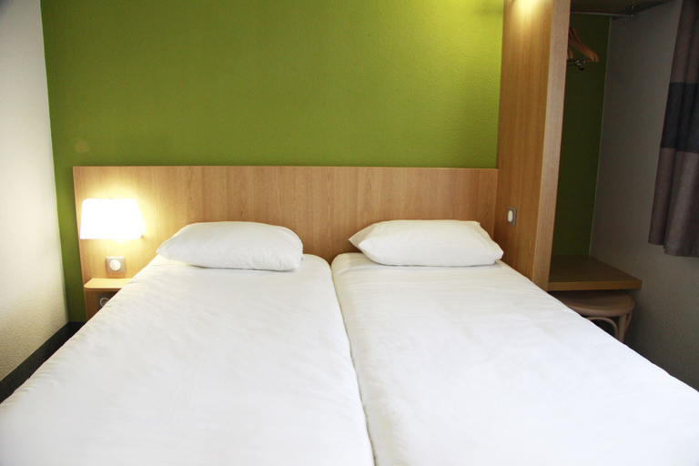 Bedroom 5, B&B Hotel Vierzon, Cher