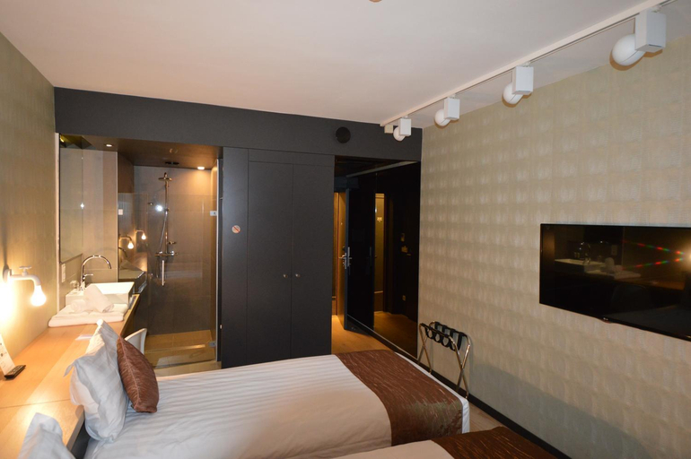 Bedroom 2, Amosa Liege City Centre Hotel, Liège