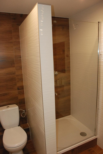 Others 3, Hotelik Manhatan, Radzyń