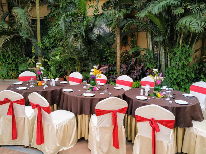 Food & Drinks 5, La Franklin Hotel, Cuttack