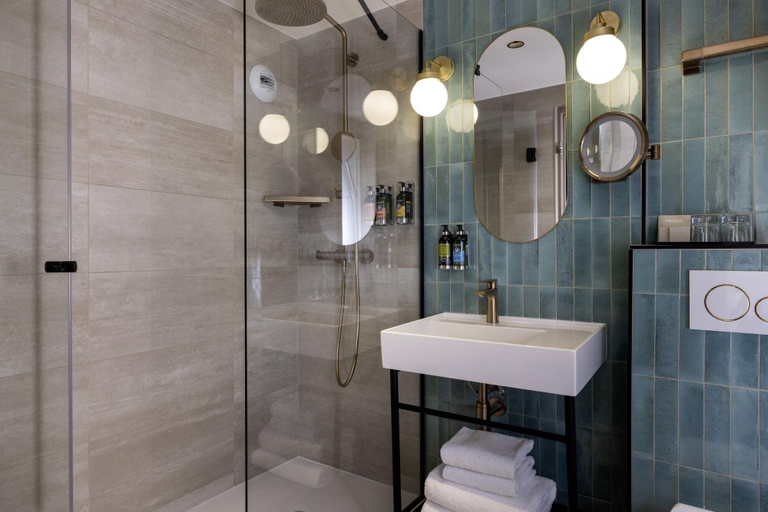 Bathroom 4, Maxim Opéra, Paris
