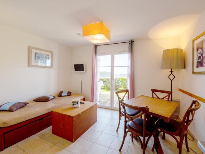 Bedroom 2, Vacanceole - Residence Les Terrasses de Pentrez-Plage, Finistère