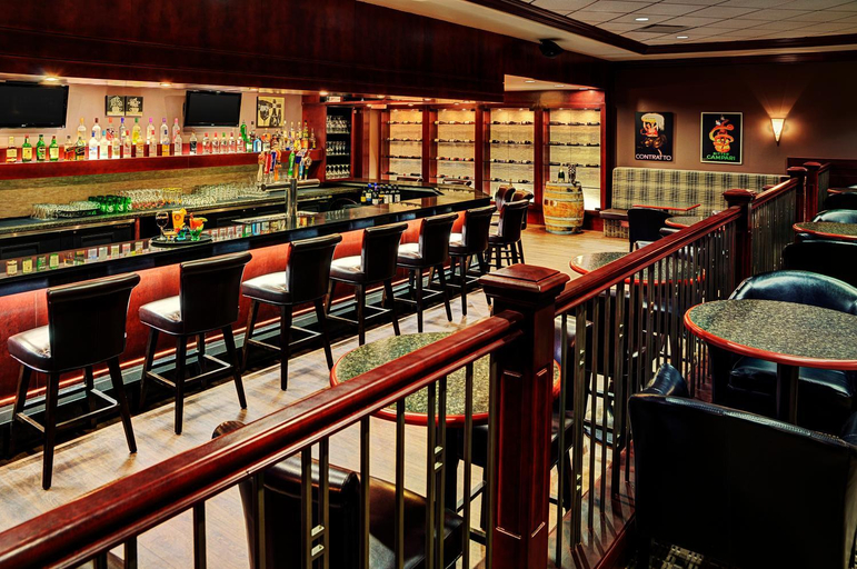Food & Drinks 4, Chateau Nova Yellowhead, Division No. 11