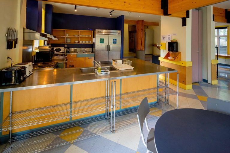 Food & Drinks 5, HI Banff Alpine Centre - Hostel, Division No. 15