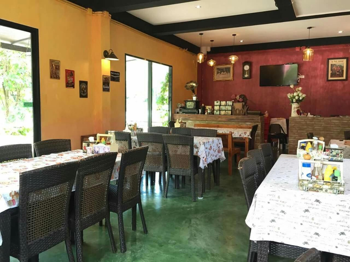 Food & Drinks 4, Stamp Hills Resort, Suan Phung