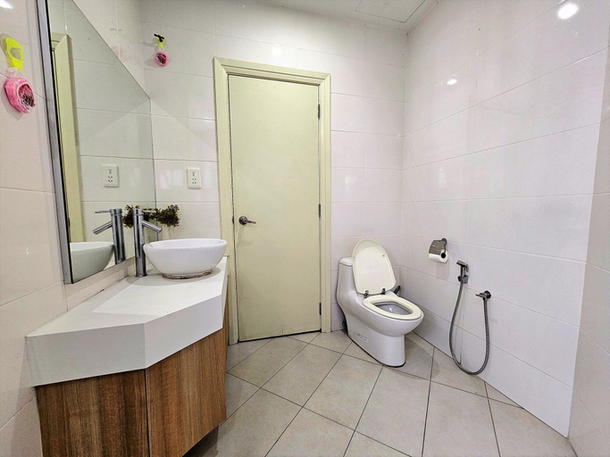 Bathroom 3, Crest Residence Klcc, Kuala Lumpur