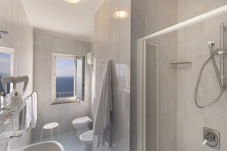 Others 5, Hotel Villa Lubrense, Napoli