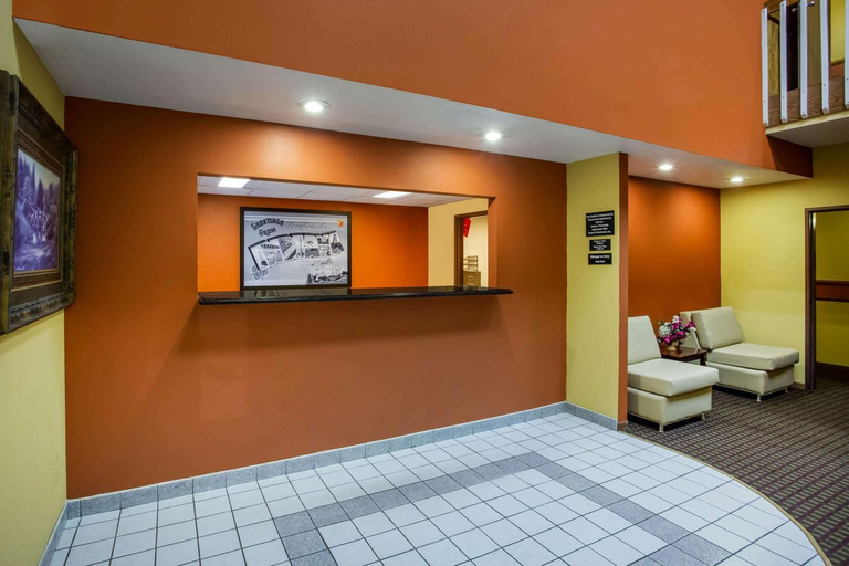 Public Area 3, Super 8 by Wyndham Crawfordsville, Montgomery