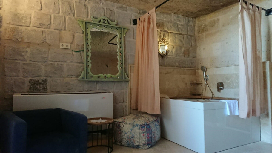 Bathroom 5, Pigeon Hotel, Nevşehir