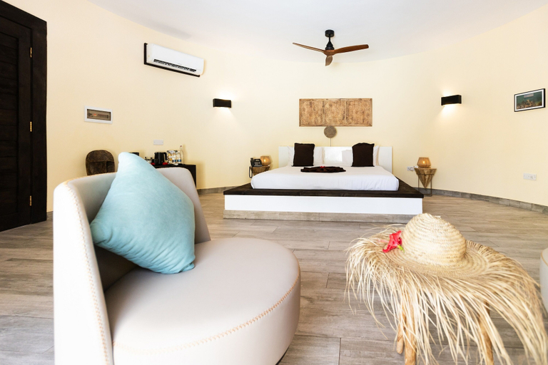 Bedroom 4, Blue Moon Resort, Kusini