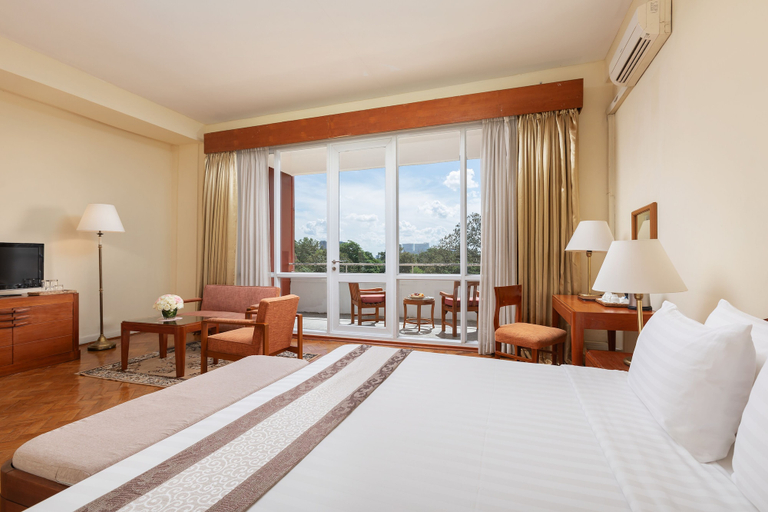 Bedroom 3, Inya Lake Hotel, Yangon
