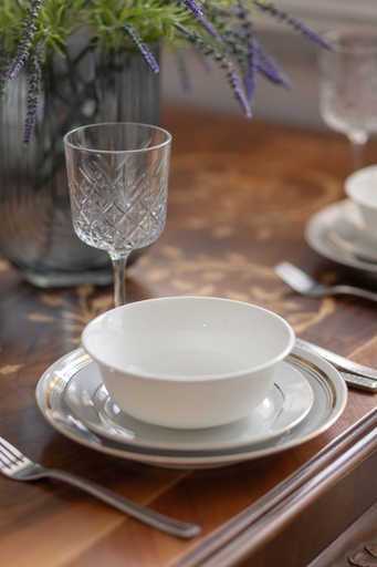 Food & Drinks 4, Retro-style Apartment Warsaw by Renters, Warsaw