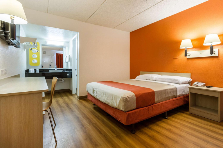 Bedroom 3, Motel 6 Tempe, AZ – Phoenix Airport – Priest Dr, Maricopa