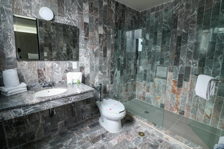 Bathroom 4, Mallorca Hotel, Mexico City
