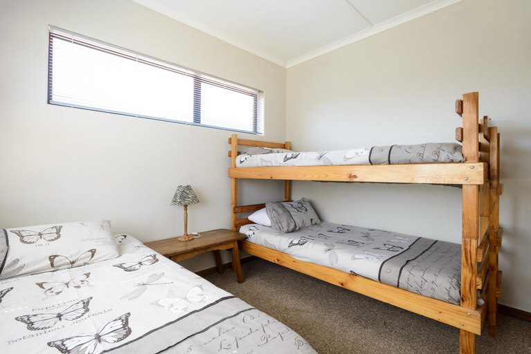 Others 3, Albatross Beach Guest House, Cacadu