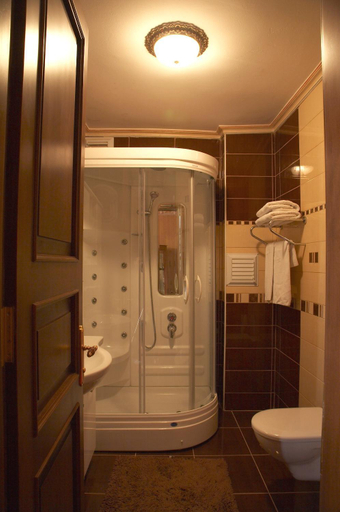Bathroom 4, Grand Hotel de Londres - Special Category, Beyoğlu