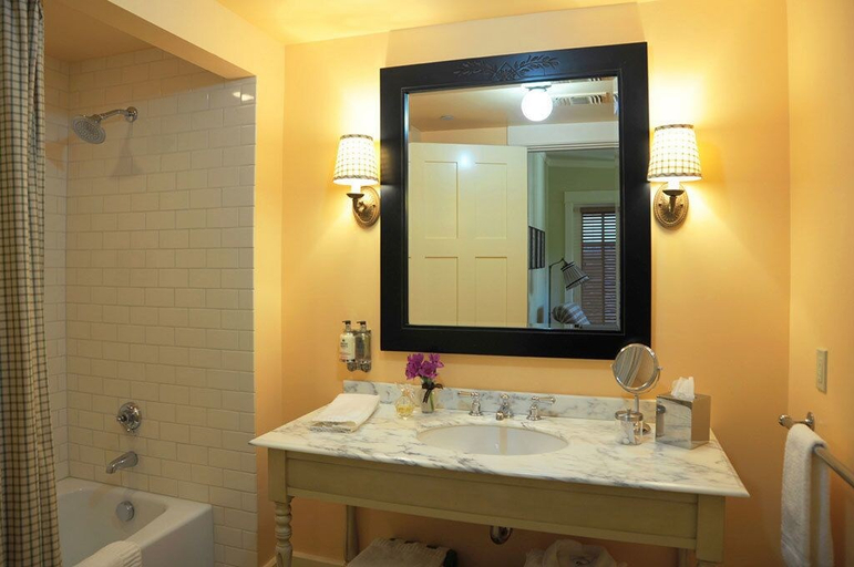 Bathroom 3, Tallman Hotel, Lake