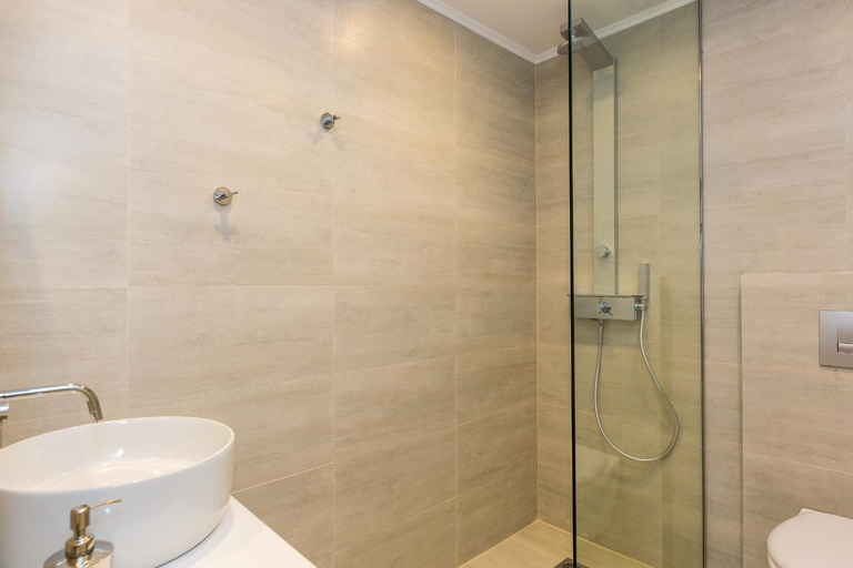 Bathroom 3, Georgioupolis Plaza Suites, Crete