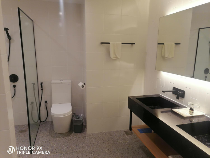 Bathroom 7