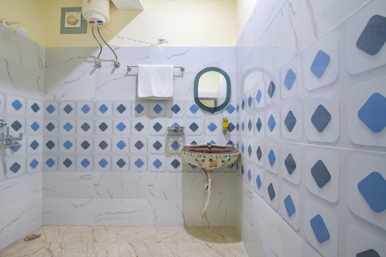 Bathroom, FabHotel Magadh Crystal, Muzaffarpur