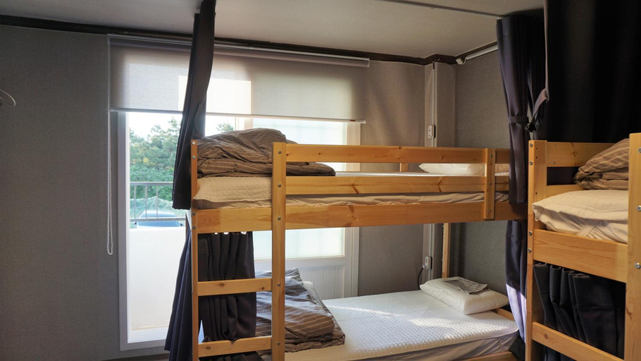 Bedroom 3, Blue Door Hostel Guesthouse, Sokcho