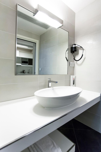 Bathroom 9