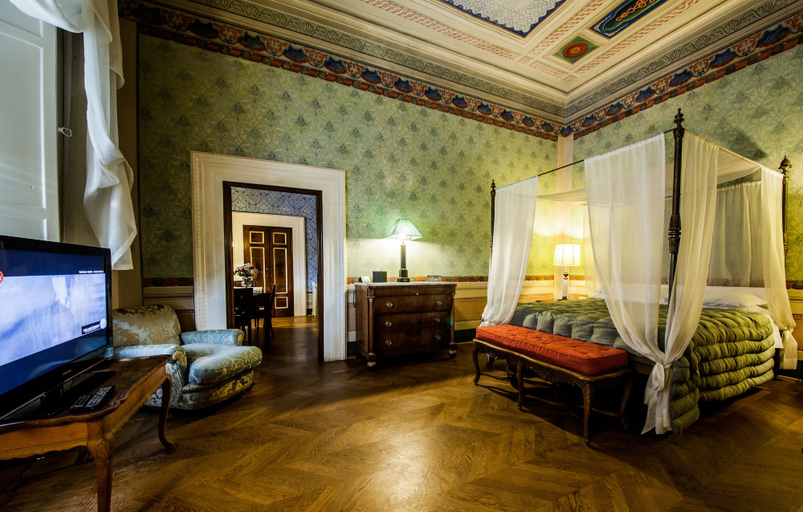 Bedroom 2, Palazzo Rocchi Bed & Breakfast, Lucca