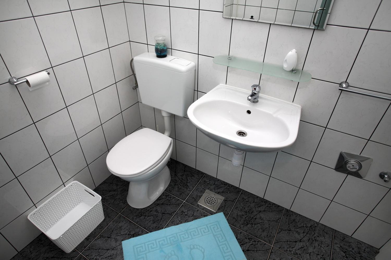Bathroom 2, Apartment Lidija, Split