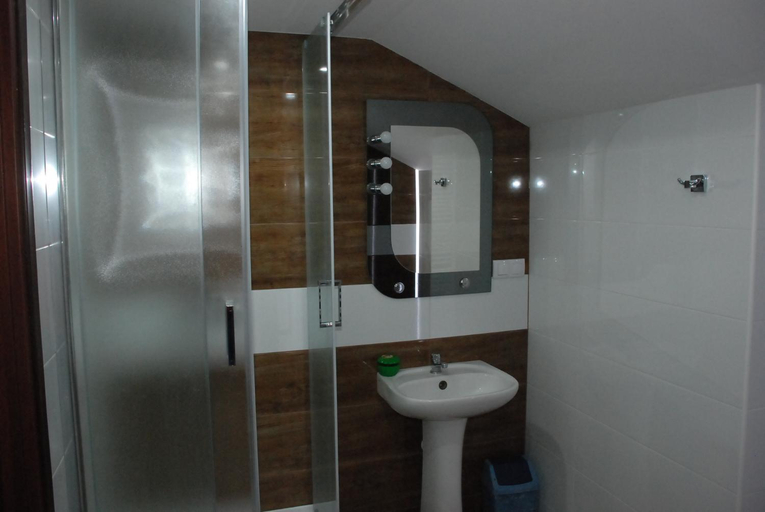 Others 4, Hotelik Manhatan, Radzyń