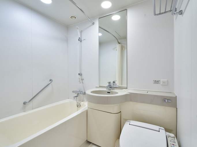 Bathroom 4, Daiwa Roynet Hotel Hiroshima, Hiroshima