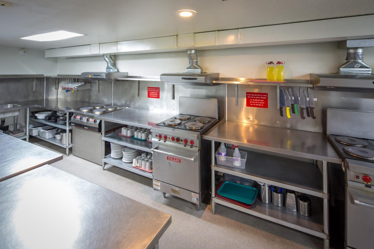 Food & Drinks 4, HI Banff Alpine Centre - Hostel, Division No. 15