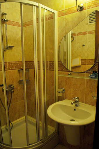 Bathroom 4, Grand Hotel de Londres - Special Category, Beyoğlu
